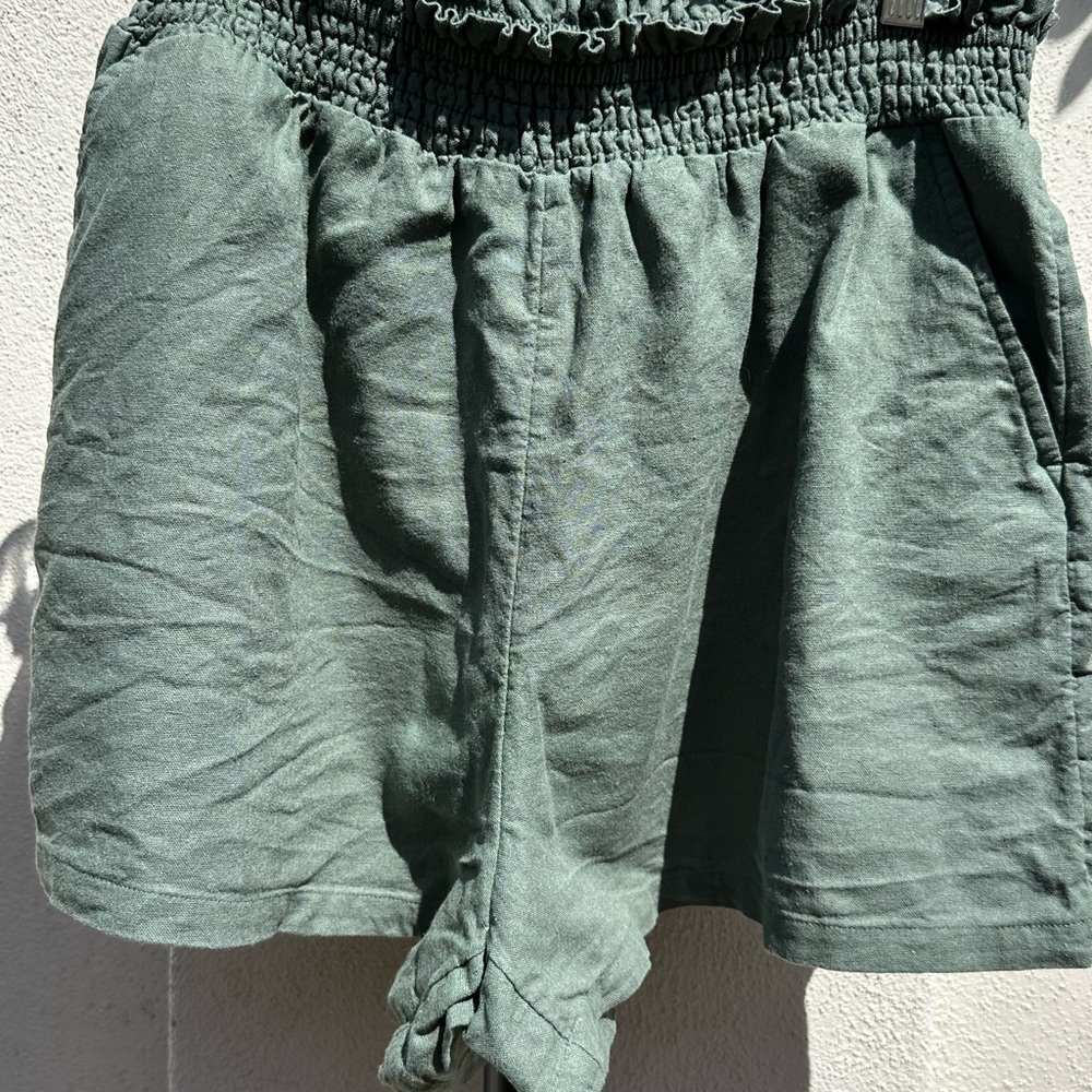 Universal Thread Green Smocked Waist side Pocket Short